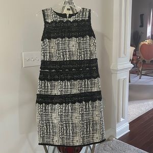 Size M New York & Company stretch dress.